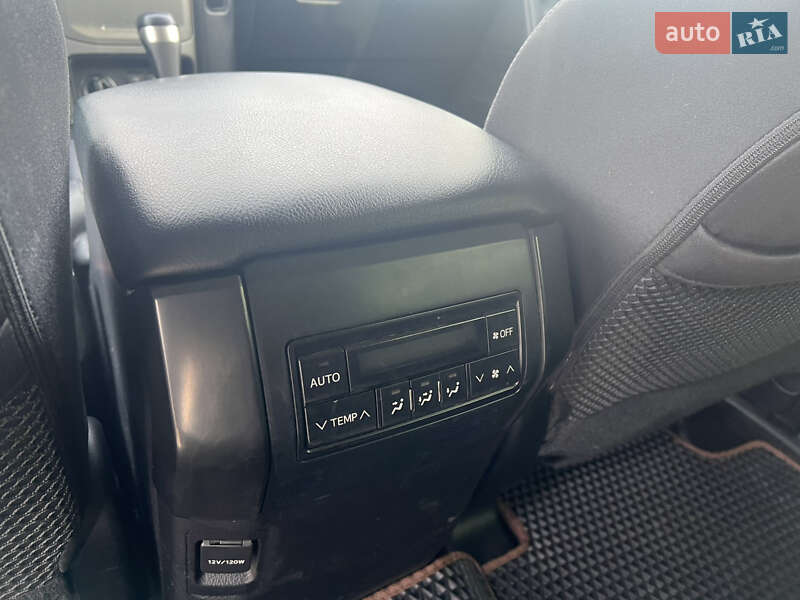Позашляховик / Кросовер Toyota Land Cruiser Prado 2019 в Києві фото 18 Позашляховик / Кросовер Toyota Land Cruiser Prado 2019 в Києві