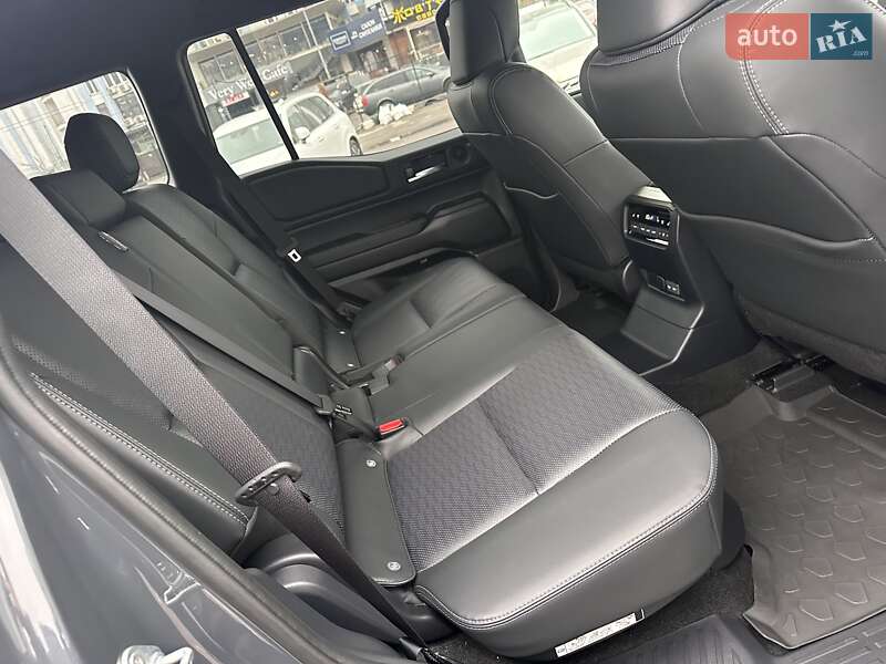 Позашляховик / Кросовер Toyota Land Cruiser Prado 2024 в Києві