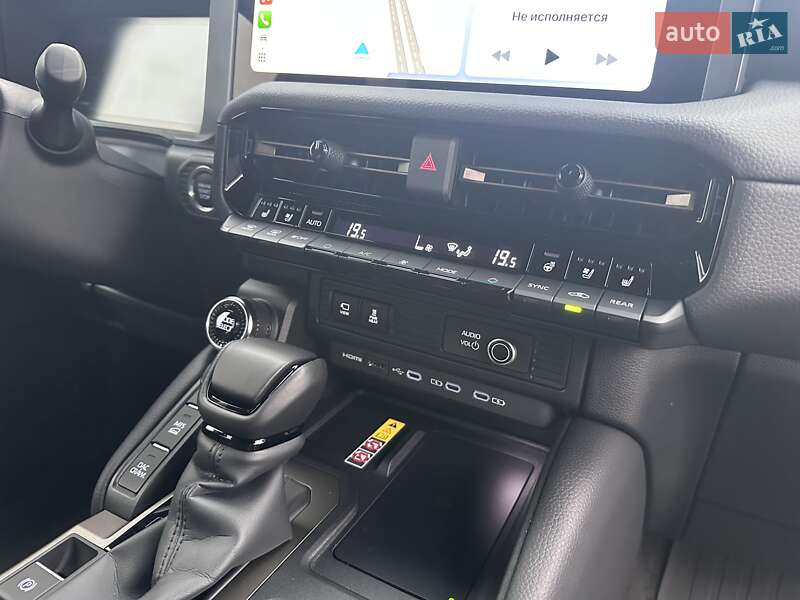 Позашляховик / Кросовер Toyota Land Cruiser Prado 2024 в Києві