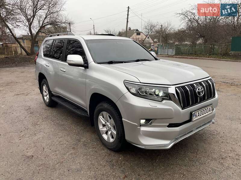 Позашляховик / Кросовер Toyota Land Cruiser Prado 2018 в Миронівці