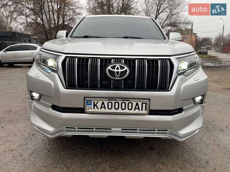 Позашляховик / Кросовер Toyota Land Cruiser Prado 2018 в Миронівці