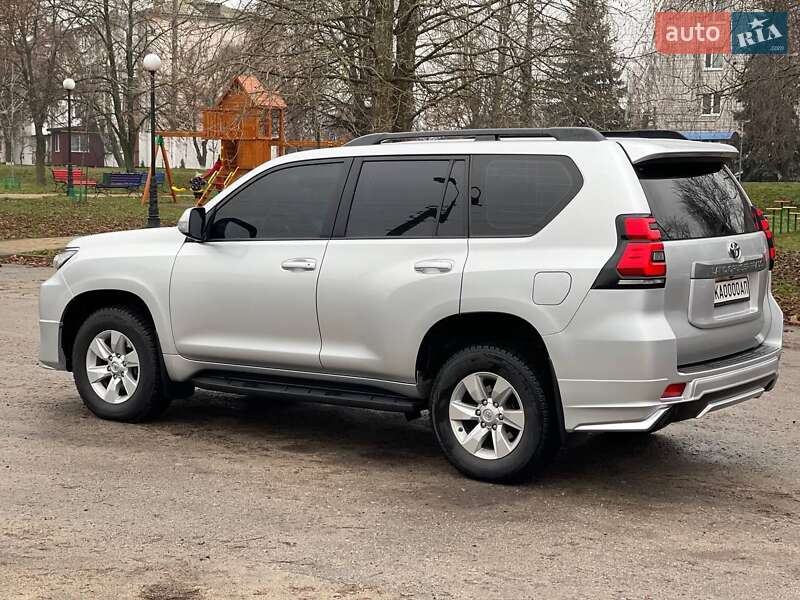 Позашляховик / Кросовер Toyota Land Cruiser Prado 2018 в Миронівці