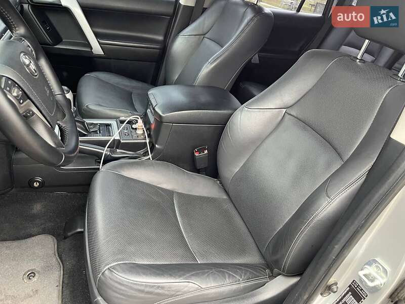 Позашляховик / Кросовер Toyota Land Cruiser Prado 2018 в Миронівці