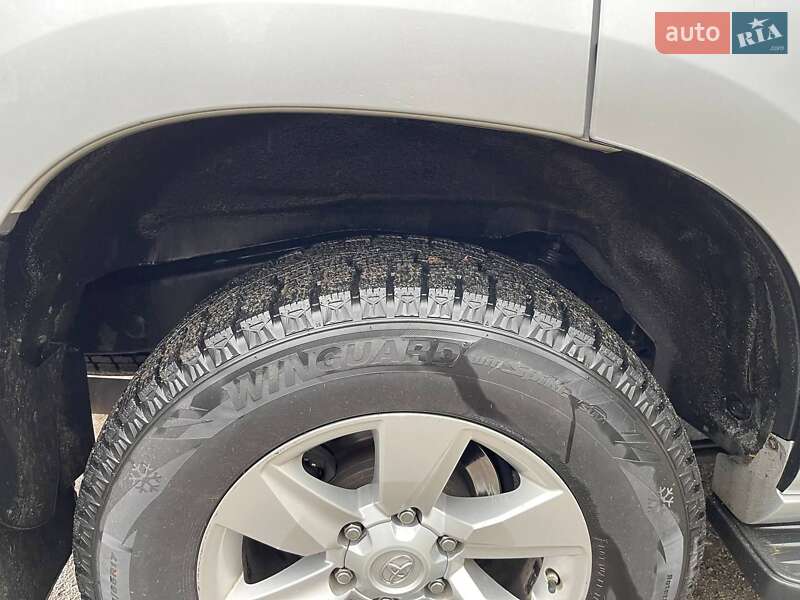 Позашляховик / Кросовер Toyota Land Cruiser Prado 2018 в Миронівці