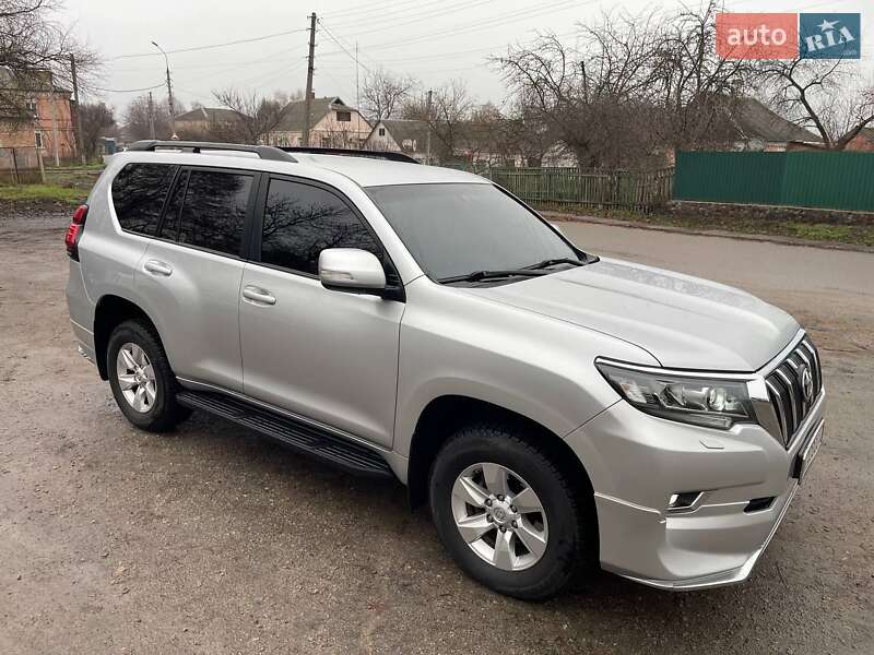 Позашляховик / Кросовер Toyota Land Cruiser Prado 2018 в Миронівці