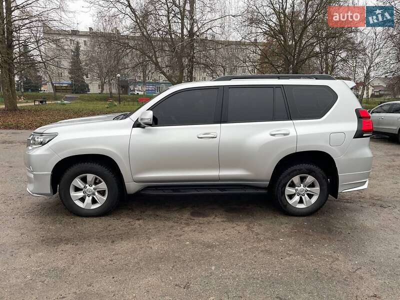 Позашляховик / Кросовер Toyota Land Cruiser Prado 2018 в Миронівці