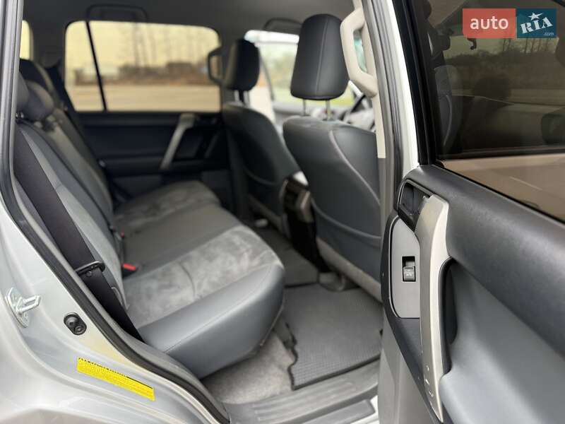 Внедорожник / Кроссовер Toyota Land Cruiser Prado 2013 в Ивано-Франковске