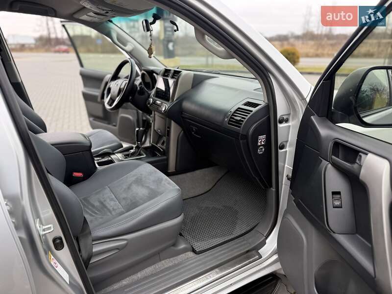 Внедорожник / Кроссовер Toyota Land Cruiser Prado 2013 в Ивано-Франковске