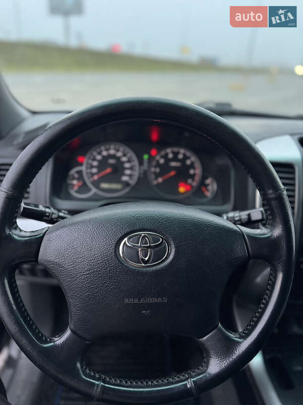 Внедорожник / Кроссовер Toyota Land Cruiser Prado 2006 в Львове
