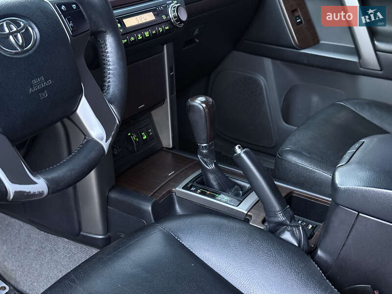 Позашляховик / Кросовер Toyota Land Cruiser Prado 2013 в Миколаєві