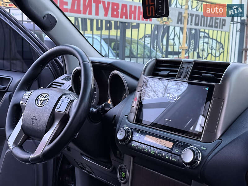Позашляховик / Кросовер Toyota Land Cruiser Prado 2013 в Миколаєві