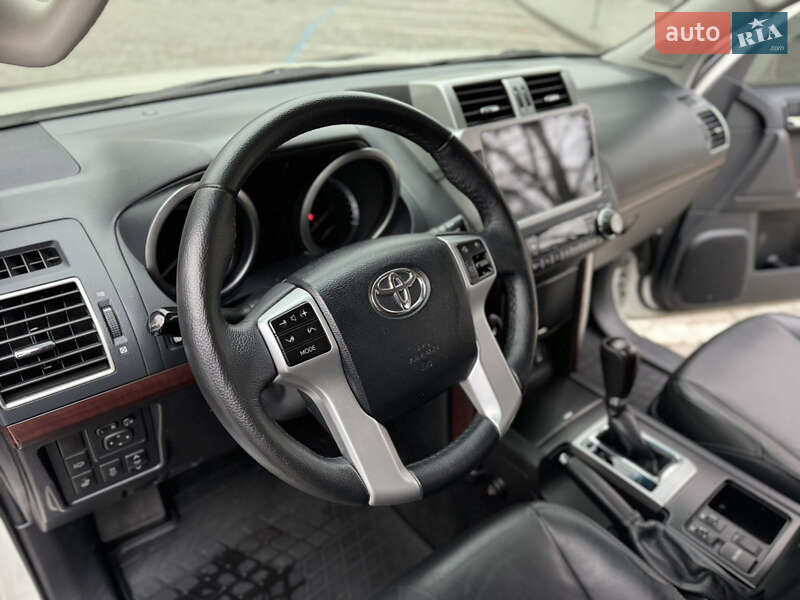 Позашляховик / Кросовер Toyota Land Cruiser Prado 2016 в Харкові