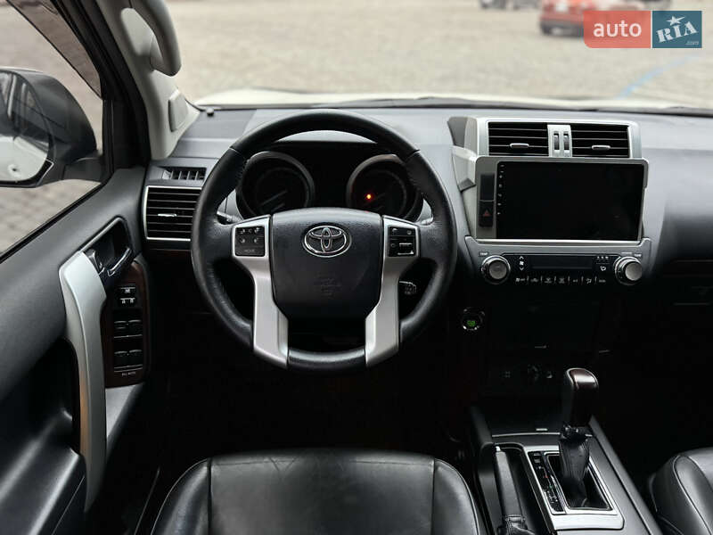 Позашляховик / Кросовер Toyota Land Cruiser Prado 2016 в Харкові