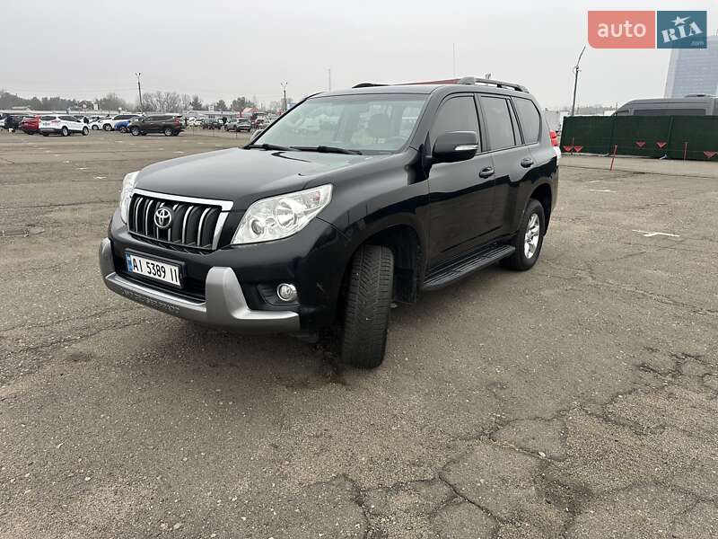 Позашляховик / Кросовер Toyota Land Cruiser Prado 2010 в Києві