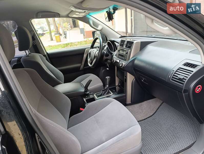 Внедорожник / Кроссовер Toyota Land Cruiser Prado 2012 в Николаеве