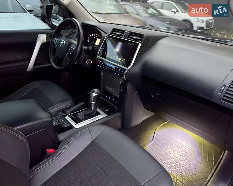 Внедорожник / Кроссовер Toyota Land Cruiser Prado 2019 в Киеве