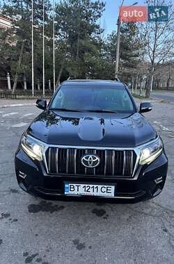 Внедорожник / Кроссовер Toyota Land Cruiser Prado 2017 в Николаеве
