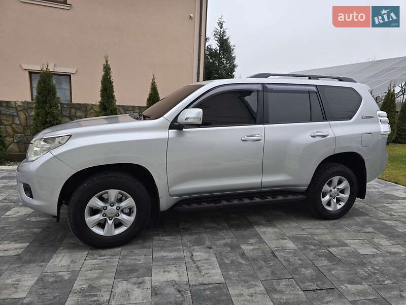 Позашляховик / Кросовер Toyota Land Cruiser Prado 2012 в Івано-Франківську