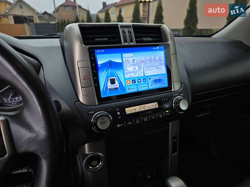 Позашляховик / Кросовер Toyota Land Cruiser Prado 2012 в Івано-Франківську