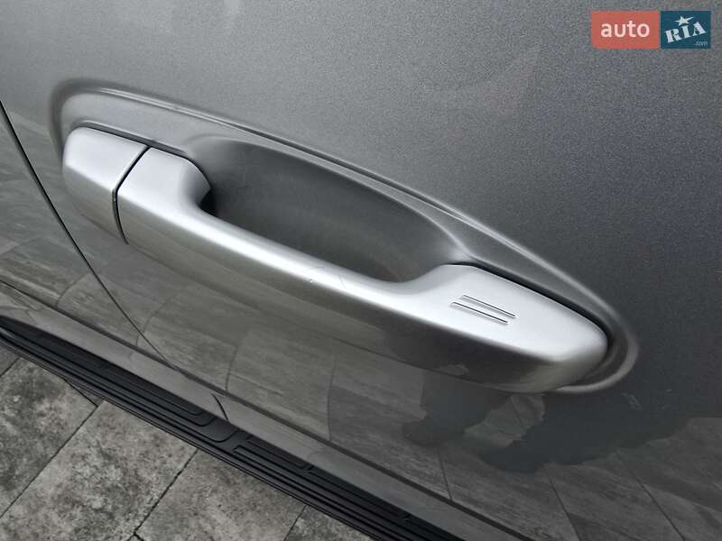 Позашляховик / Кросовер Toyota Land Cruiser Prado 2012 в Івано-Франківську