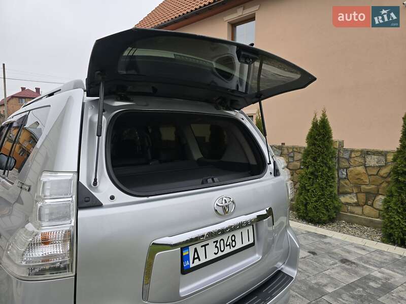 Позашляховик / Кросовер Toyota Land Cruiser Prado 2012 в Івано-Франківську