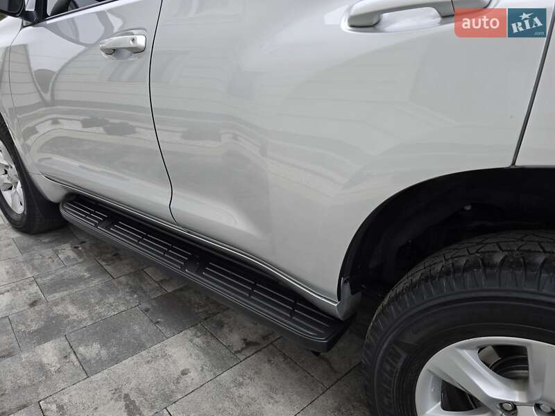 Позашляховик / Кросовер Toyota Land Cruiser Prado 2012 в Івано-Франківську