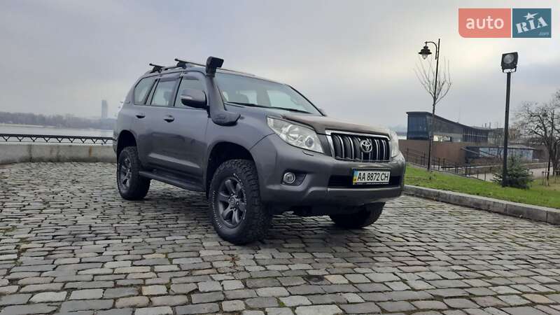 Toyota Land Cruiser Prado 2011