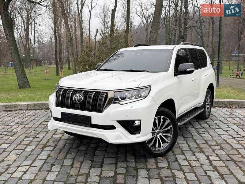 Toyota Land Cruiser Prado 2021