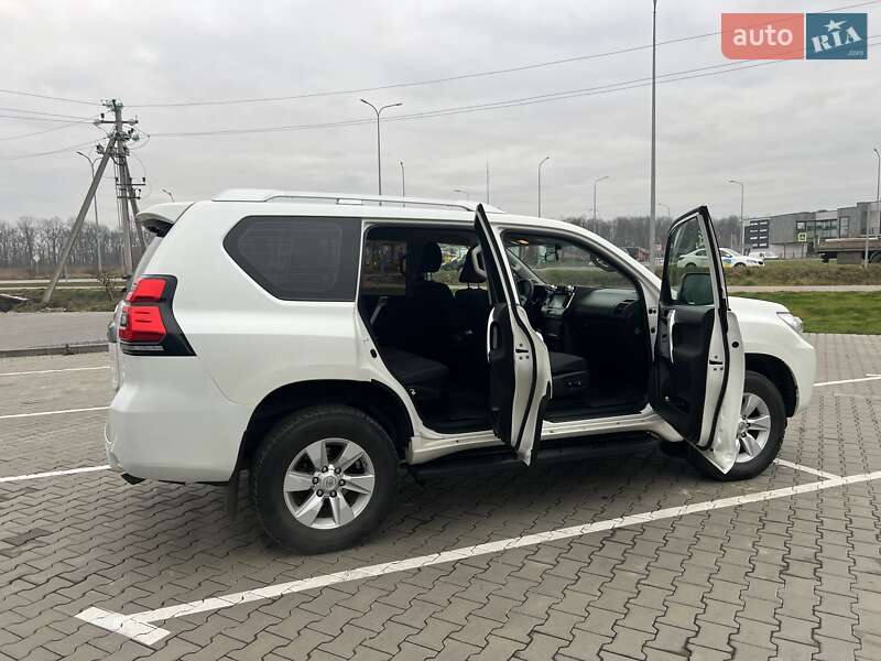 Позашляховик / Кросовер Toyota Land Cruiser Prado 2019 в Луцьку