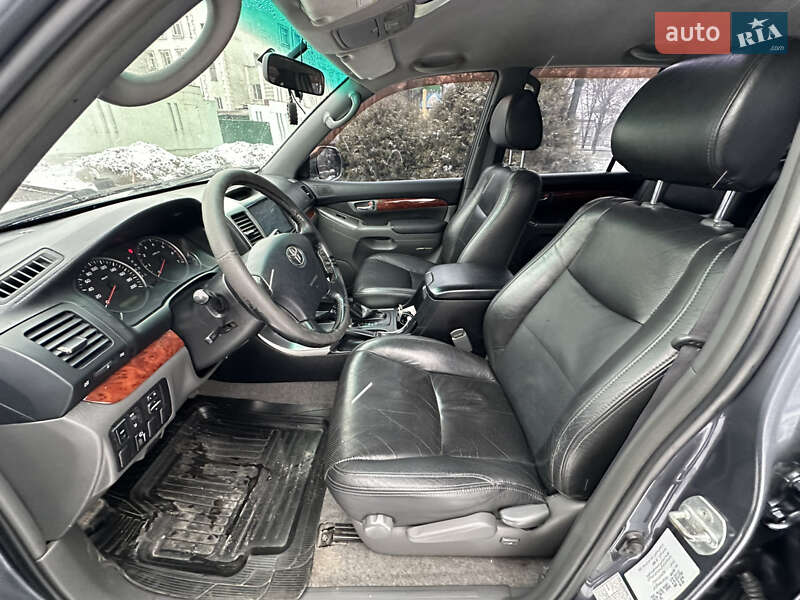 Внедорожник / Кроссовер Toyota Land Cruiser Prado 2006 в Днепре