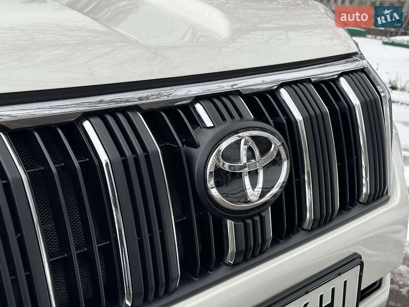 Внедорожник / Кроссовер Toyota Land Cruiser Prado 2019 в Мукачево