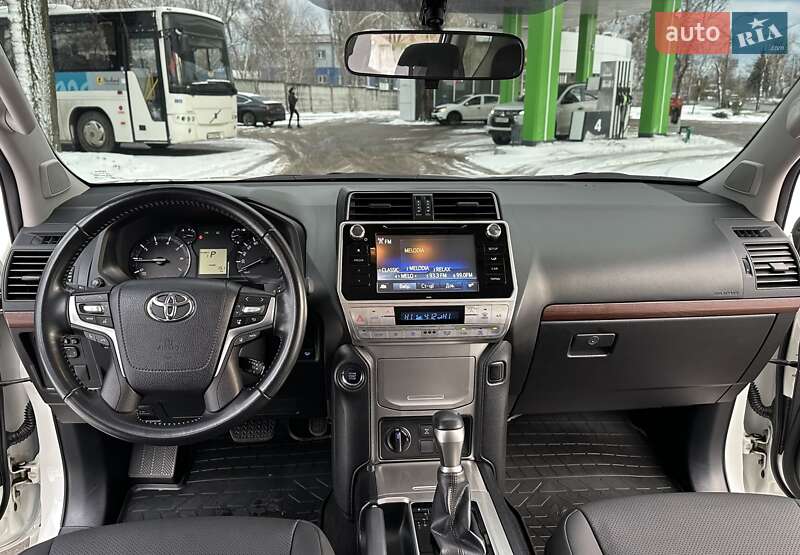 Внедорожник / Кроссовер Toyota Land Cruiser Prado 2019 в Мукачево