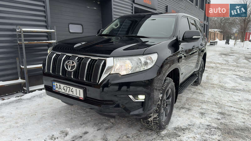 Внедорожник / Кроссовер Toyota Land Cruiser Prado 2018 в Киеве