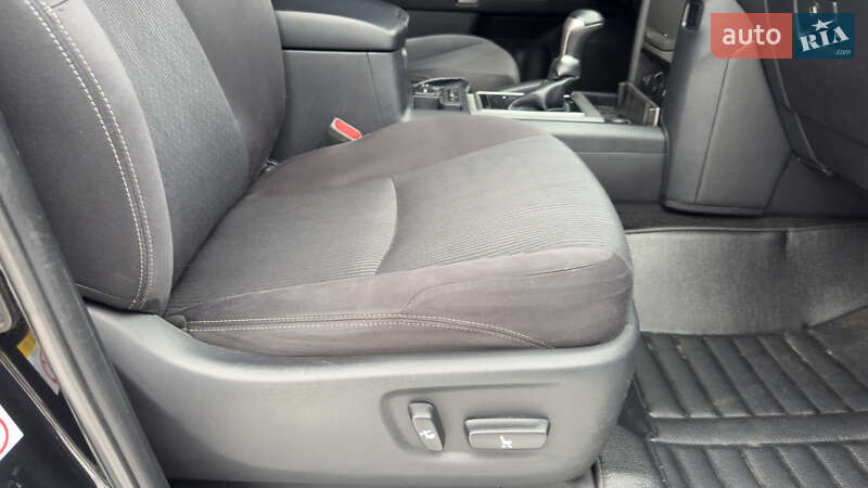 Внедорожник / Кроссовер Toyota Land Cruiser Prado 2018 в Киеве