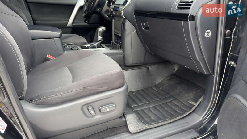 Внедорожник / Кроссовер Toyota Land Cruiser Prado 2018 в Киеве