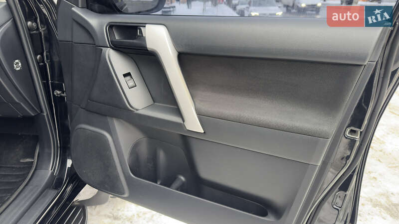 Внедорожник / Кроссовер Toyota Land Cruiser Prado 2018 в Киеве