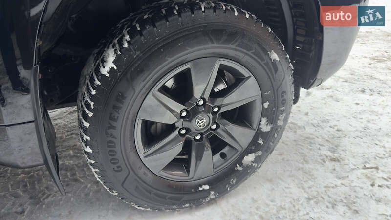 Внедорожник / Кроссовер Toyota Land Cruiser Prado 2018 в Киеве