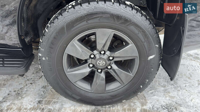 Внедорожник / Кроссовер Toyota Land Cruiser Prado 2018 в Киеве