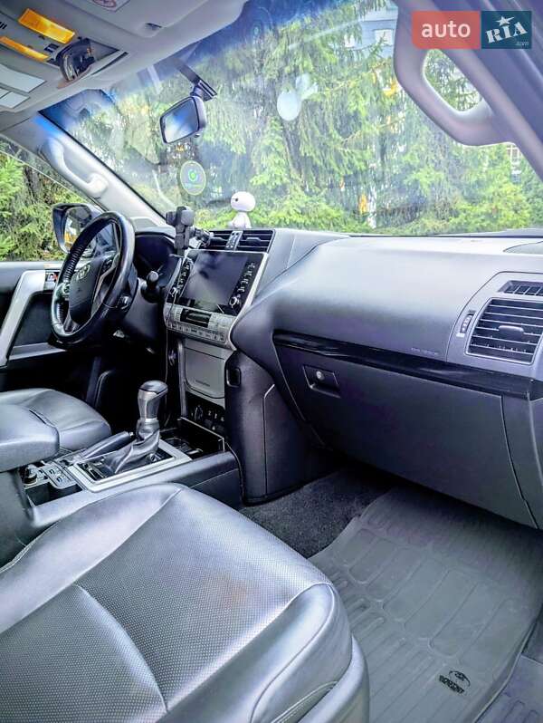 Внедорожник / Кроссовер Toyota Land Cruiser Prado 2020 в Киеве