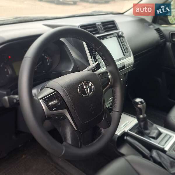 Позашляховик / Кросовер Toyota Land Cruiser Prado 2018 в Києві