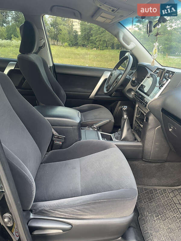 Позашляховик / Кросовер Toyota Land Cruiser Prado 2019 в Івано-Франківську