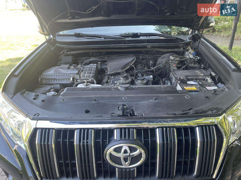Позашляховик / Кросовер Toyota Land Cruiser Prado 2019 в Івано-Франківську