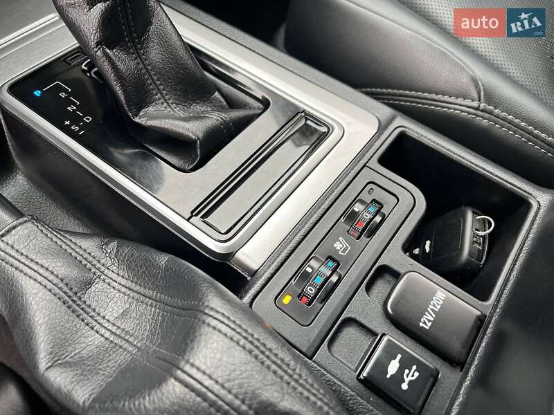 Внедорожник / Кроссовер Toyota Land Cruiser Prado 2019 в Тернополе