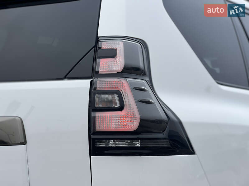 Внедорожник / Кроссовер Toyota Land Cruiser Prado 2021 в Киеве