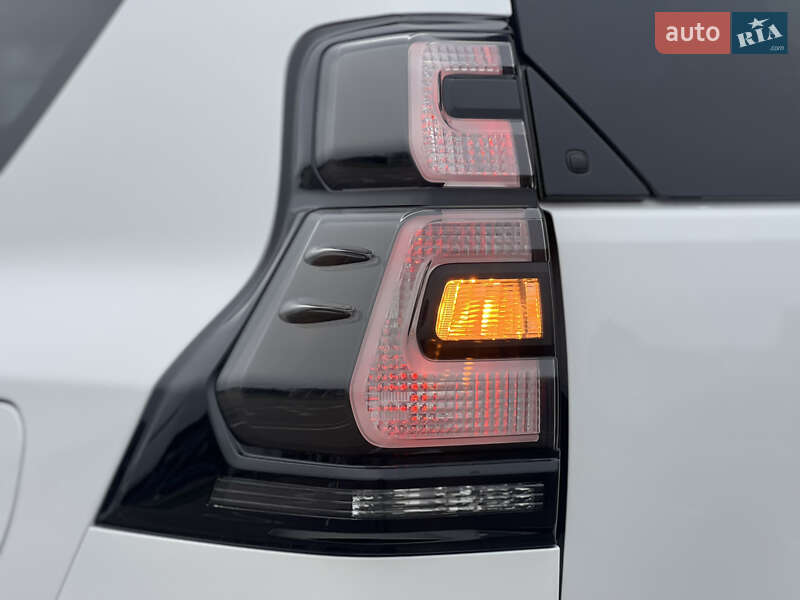 Внедорожник / Кроссовер Toyota Land Cruiser Prado 2021 в Киеве