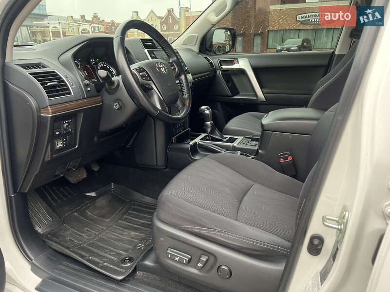 Внедорожник / Кроссовер Toyota Land Cruiser Prado 2021 в Киеве