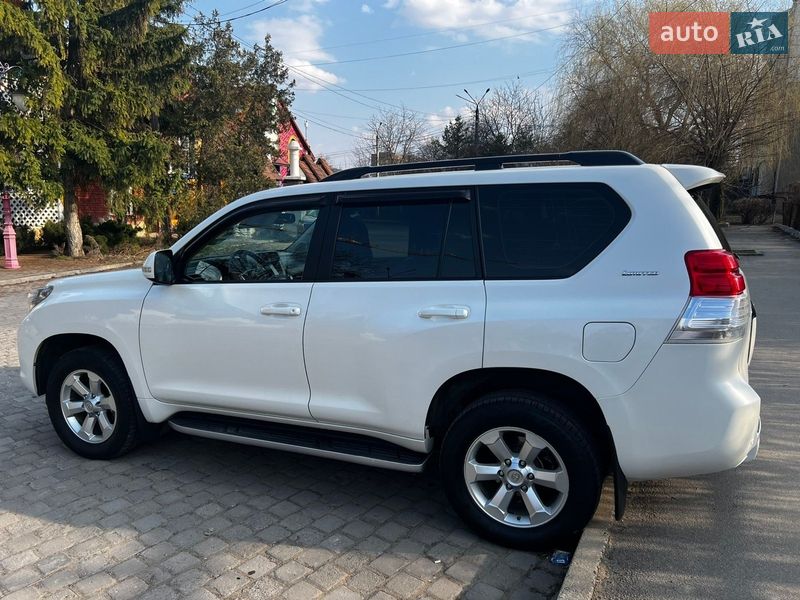 Toyota Land Cruiser Prado 2013