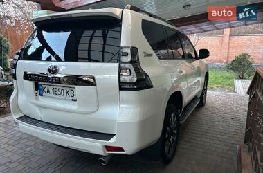Позашляховик / Кросовер Toyota Land Cruiser Prado 2022 в Олександрії