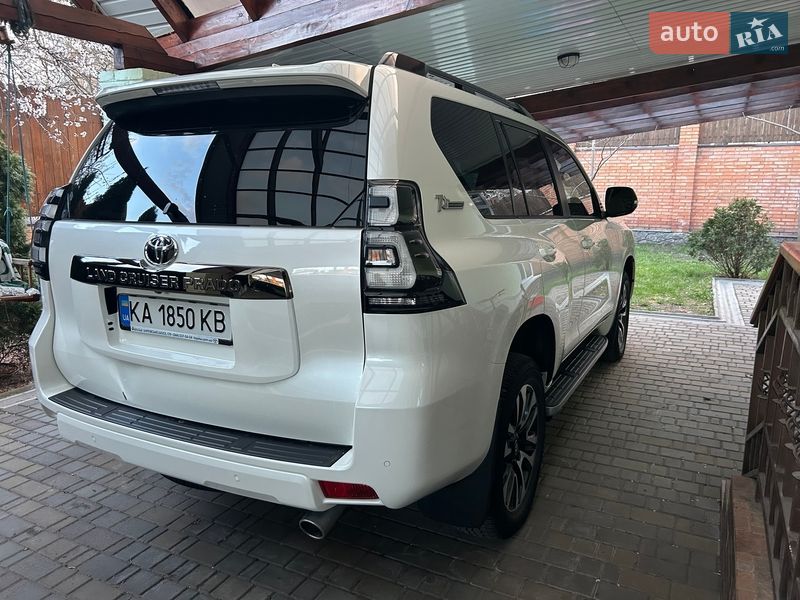 Toyota Land Cruiser Prado 2022