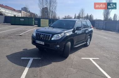 Позашляховик / Кросовер Toyota Land Cruiser Prado 2010 в Києві